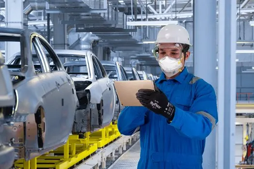Cut Resistant Gloves - Ansell HyFlex 11-757